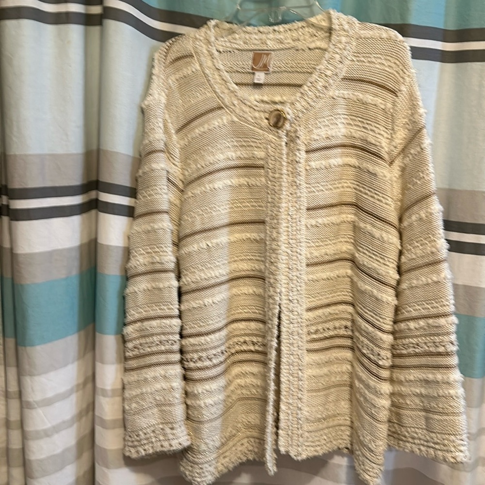 JM collection one button sweater